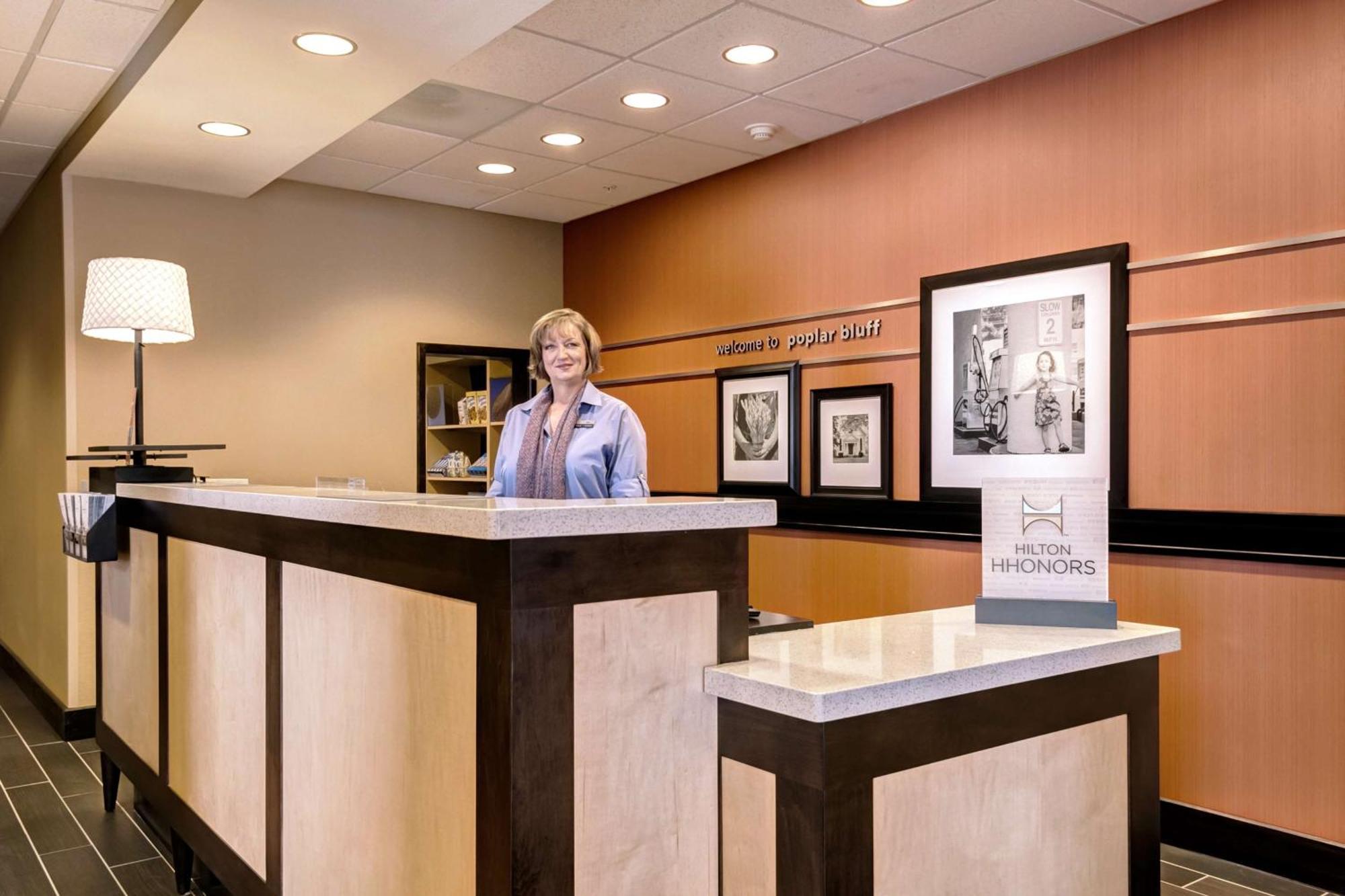 Hampton Inn Poplar Bluff Bagian luar foto